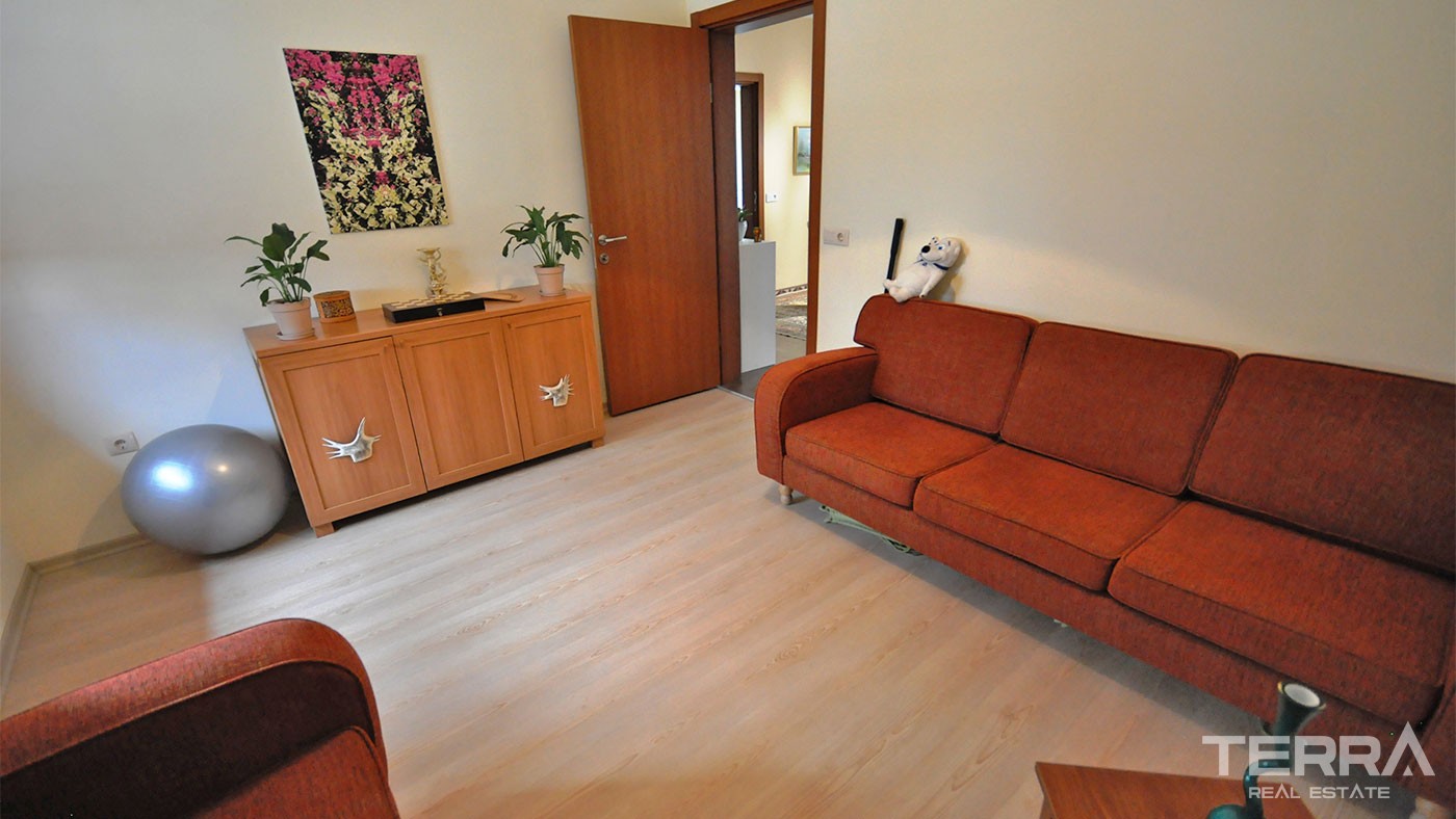 Detached Villa for Sale Located in Kemer City Center with Private Pool - 25026