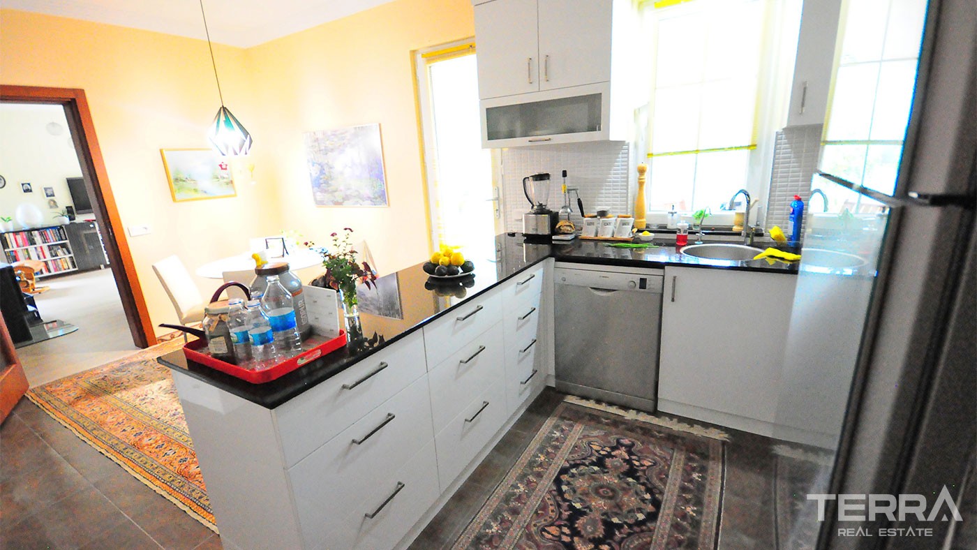 Detached Villa for Sale Located in Kemer City Center with Private Pool - 25029