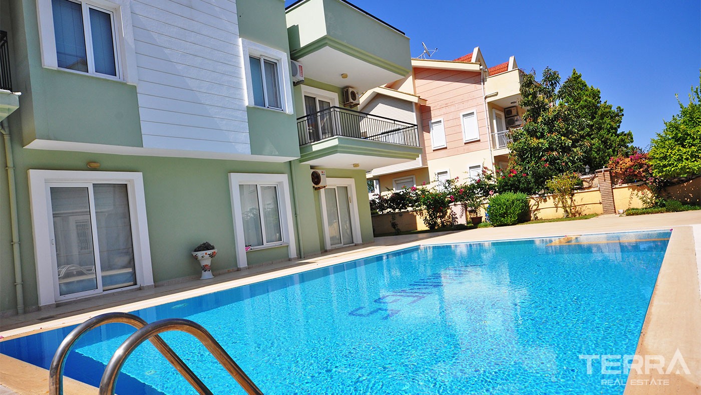 Detached Family Villa for Sale in Kemer Located in City Center - 25083