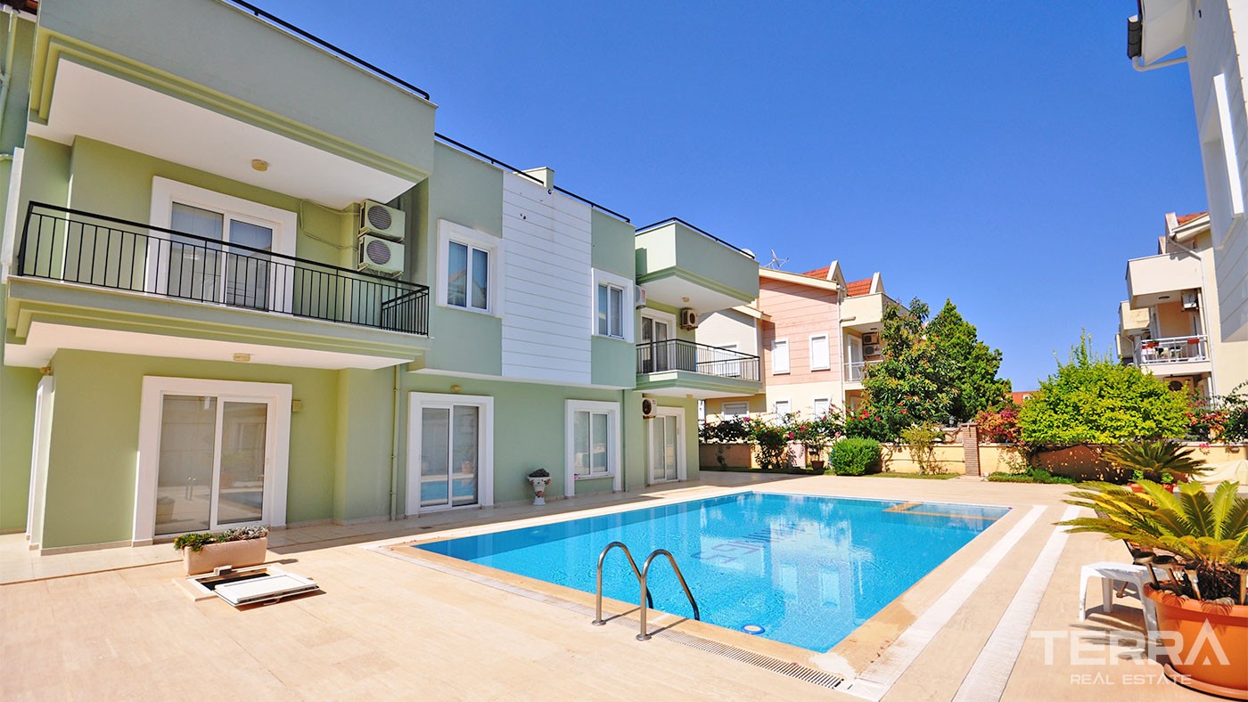 Detached Family Villa for Sale in Kemer Located in City Center - 25084