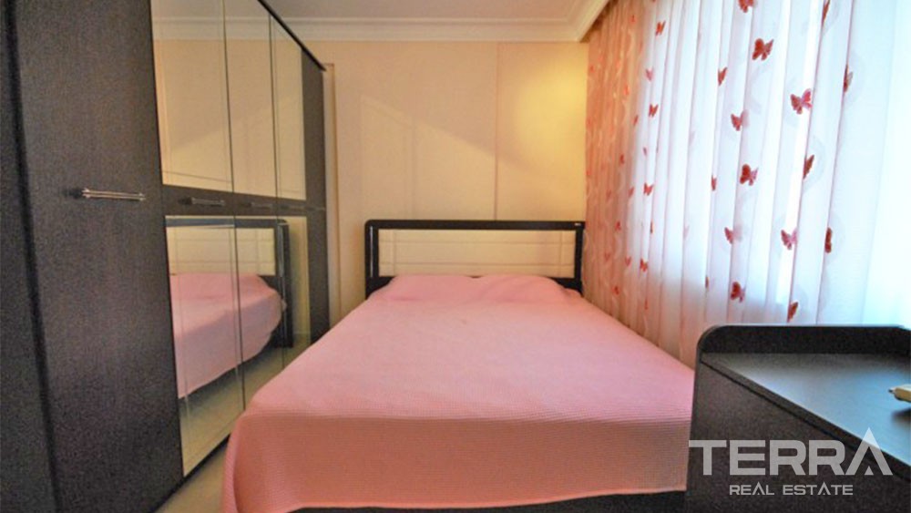 Detached Family Villa for Sale in Kemer Located in City Center - 25093
