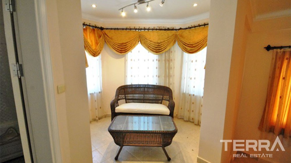 Detached Family Villa for Sale in Kemer Located in City Center - 25094