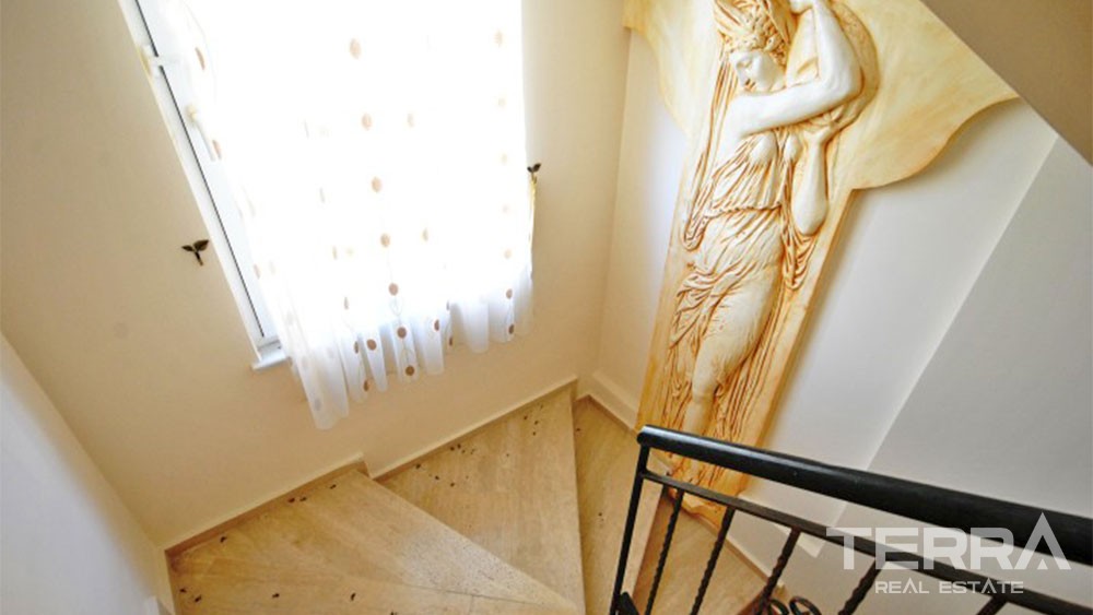 Detached Family Villa for Sale in Kemer Located in City Center - 25095