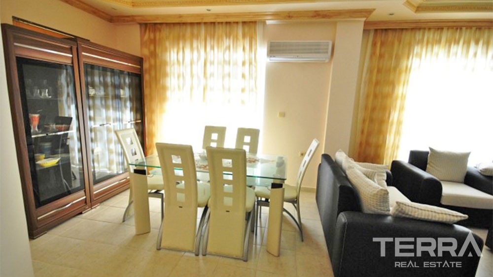Detached Family Villa for Sale in Kemer Located in City Center - 25097