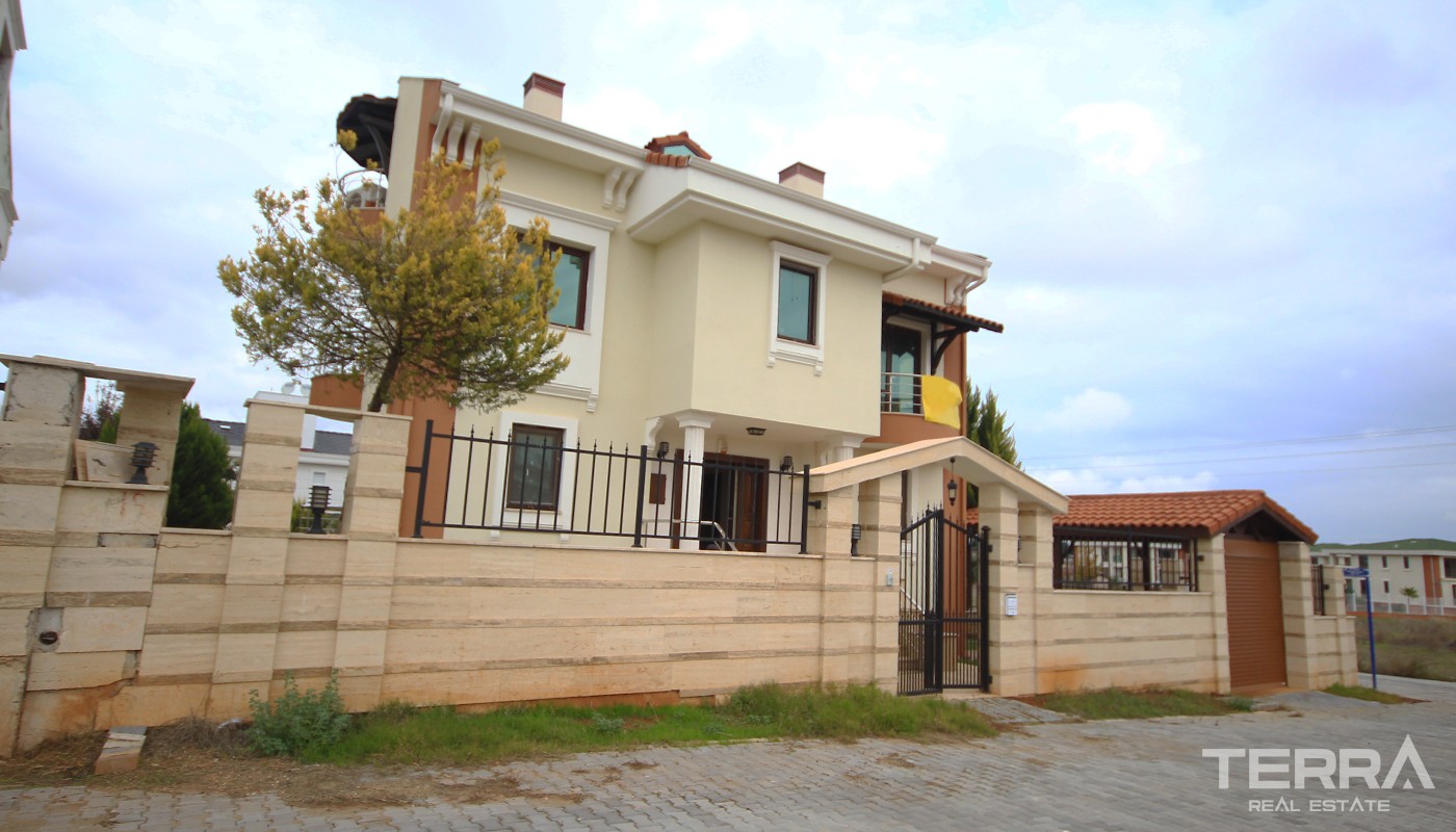 Spacious 7 bedroom Detached Villa for Sale in Döşemealtı Antalya - 25175