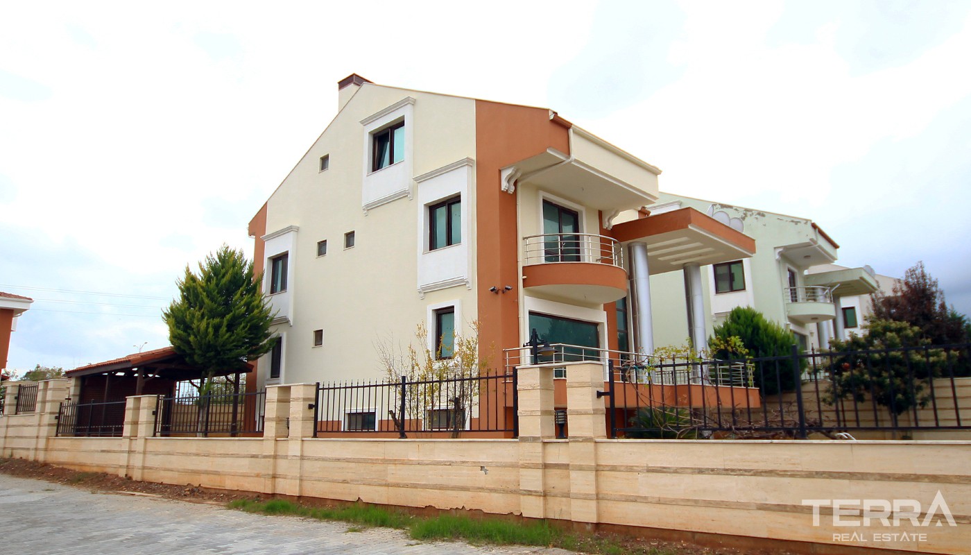 Spacious 7 bedroom Detached Villa for Sale in Döşemealtı Antalya - 25177