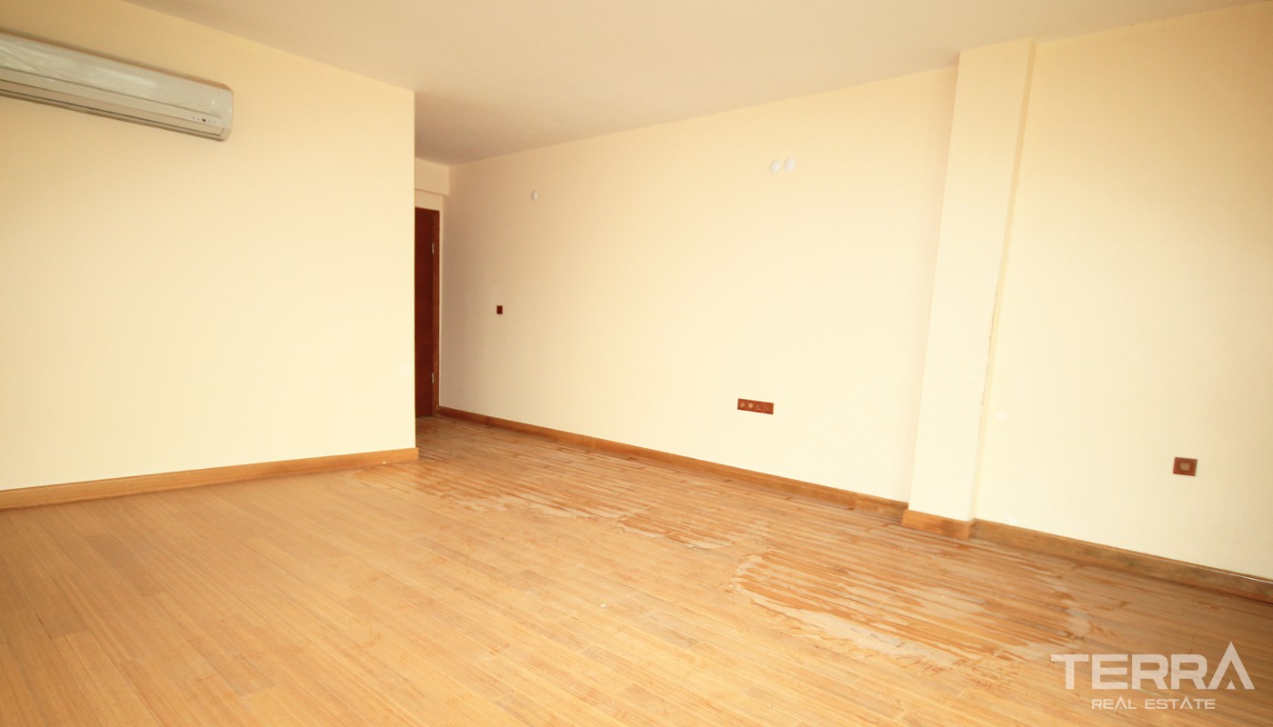 Spacious 7 bedroom Detached Villa for Sale in Döşemealtı Antalya - 25191