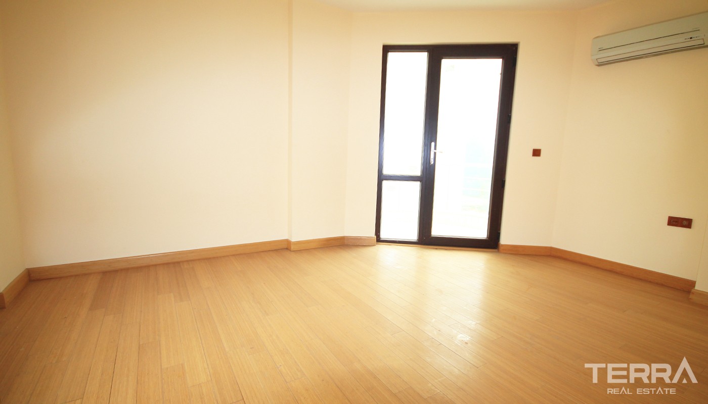 Spacious 7 bedroom Detached Villa for Sale in Döşemealtı Antalya - 25195