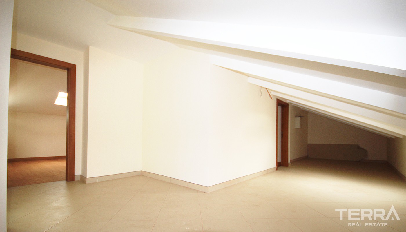 Spacious 7 bedroom Detached Villa for Sale in Döşemealtı Antalya - 25200