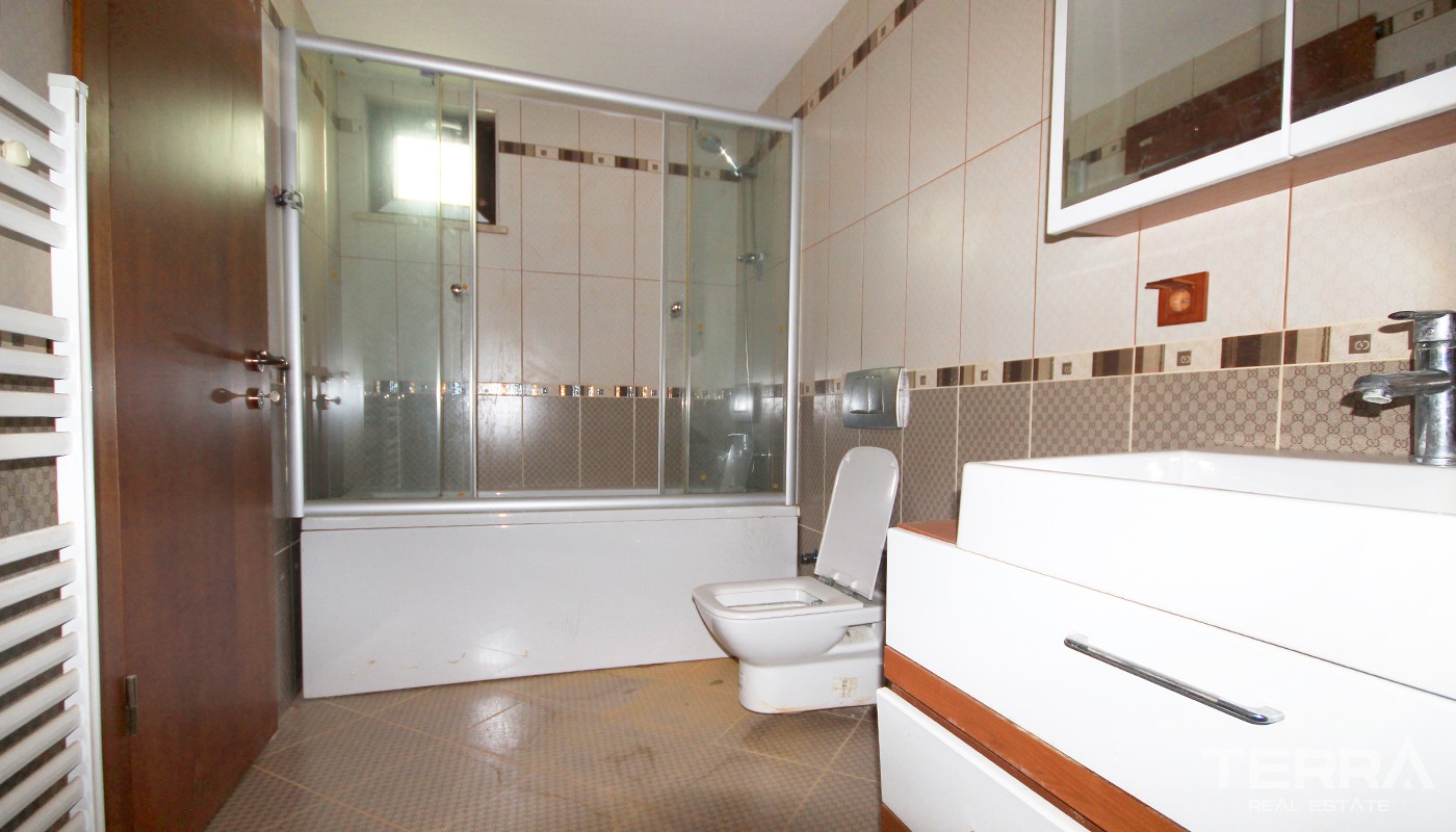 Spacious 7 bedroom Detached Villa for Sale in Döşemealtı Antalya - 25201