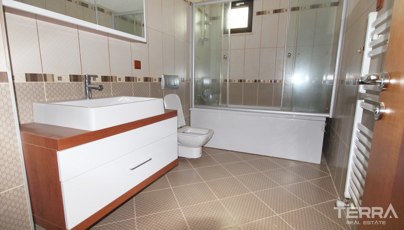 Spacious 7 bedroom Detached Villa for Sale in Döşemealtı Antalya - 25202