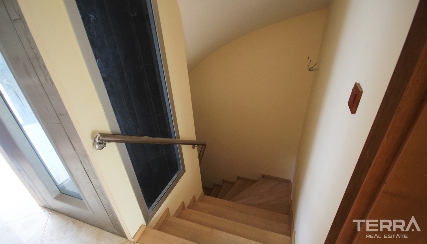 Spacious 7 bedroom Detached Villa for Sale in Döşemealtı Antalya - 25205