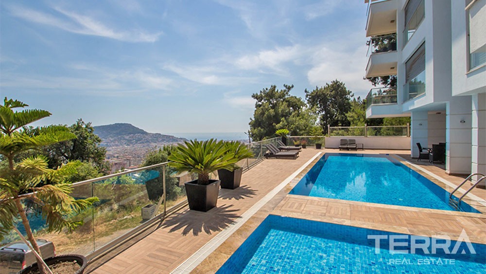 Herrliches Penthouse mit Stadt- und Meerblick in Alanya Bektaş
