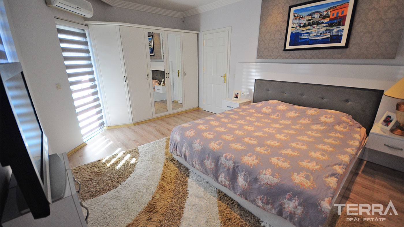 Mountain-view Detached Villa for Sale in Kemer Near the Sea - 25442