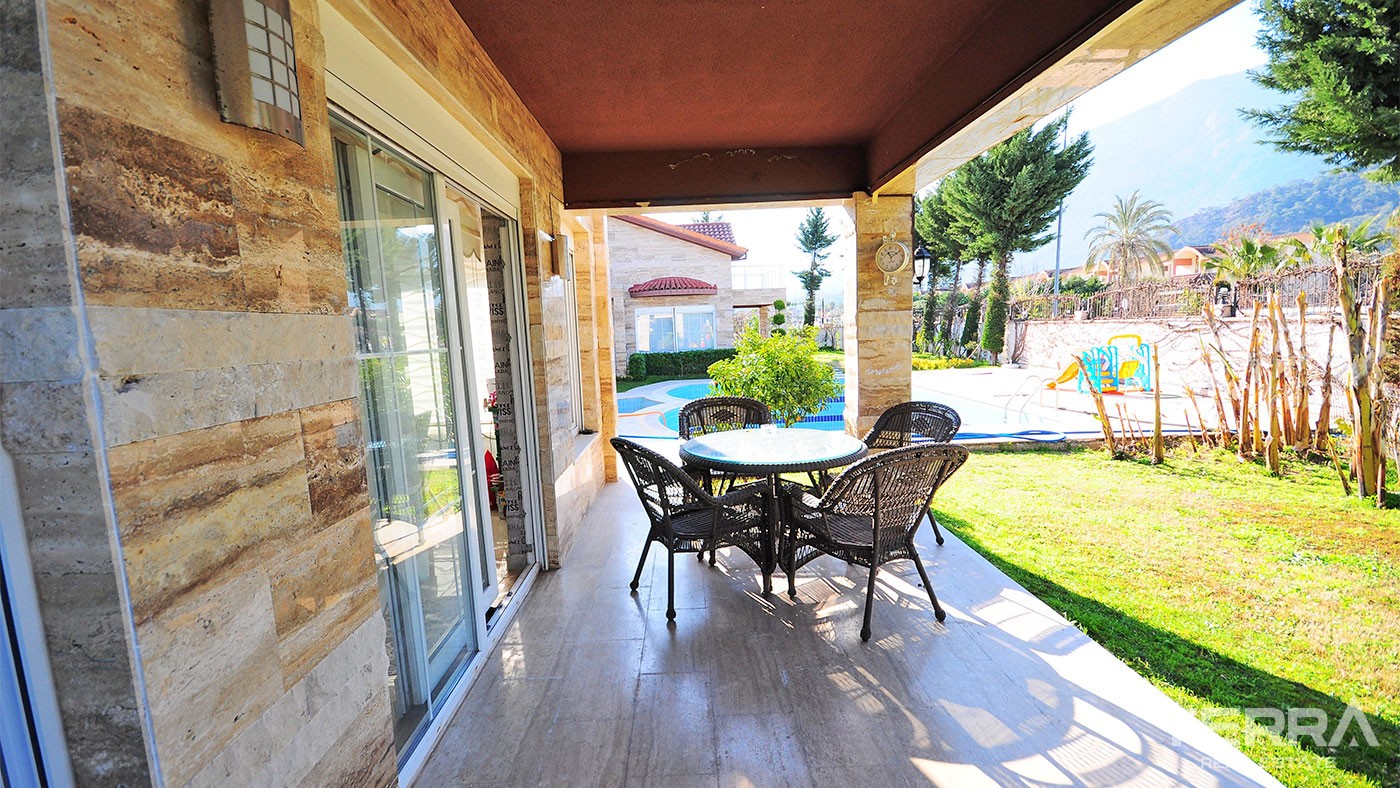 Spacious 3 Bedroom Villa for Sale in Kemer City Center - 25474
