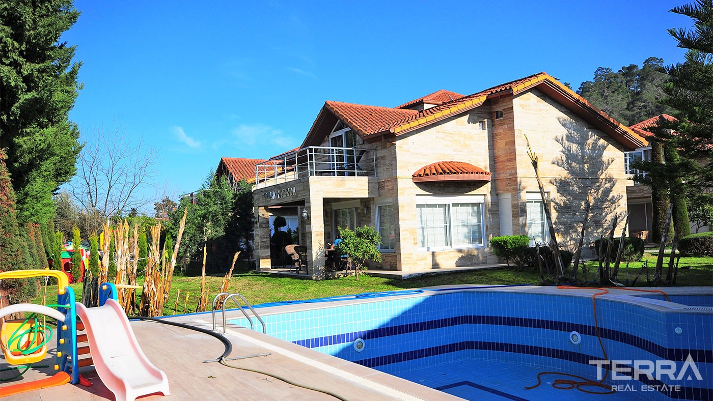 Spacious 3 Bedroom Villa for Sale in Kemer City Center - 25480