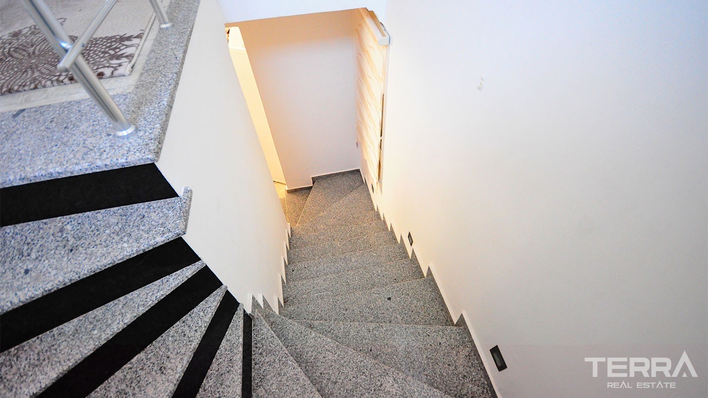 Spacious 3 Bedroom Villa for Sale in Kemer City Center - 25489