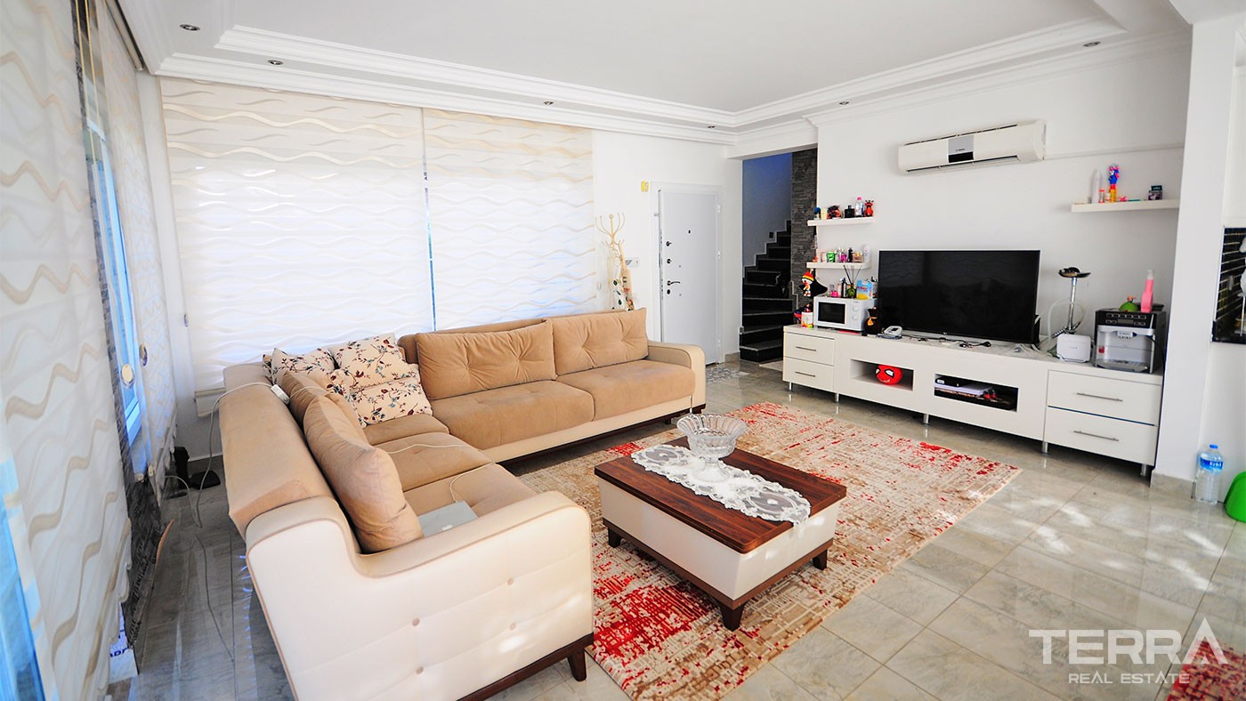 Spacious 3 Bedroom Villa for Sale in Kemer City Center - 25492