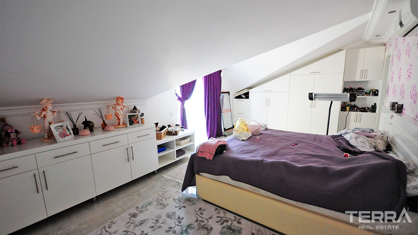 Spacious 3 Bedroom Villa for Sale in Kemer City Center - 25496