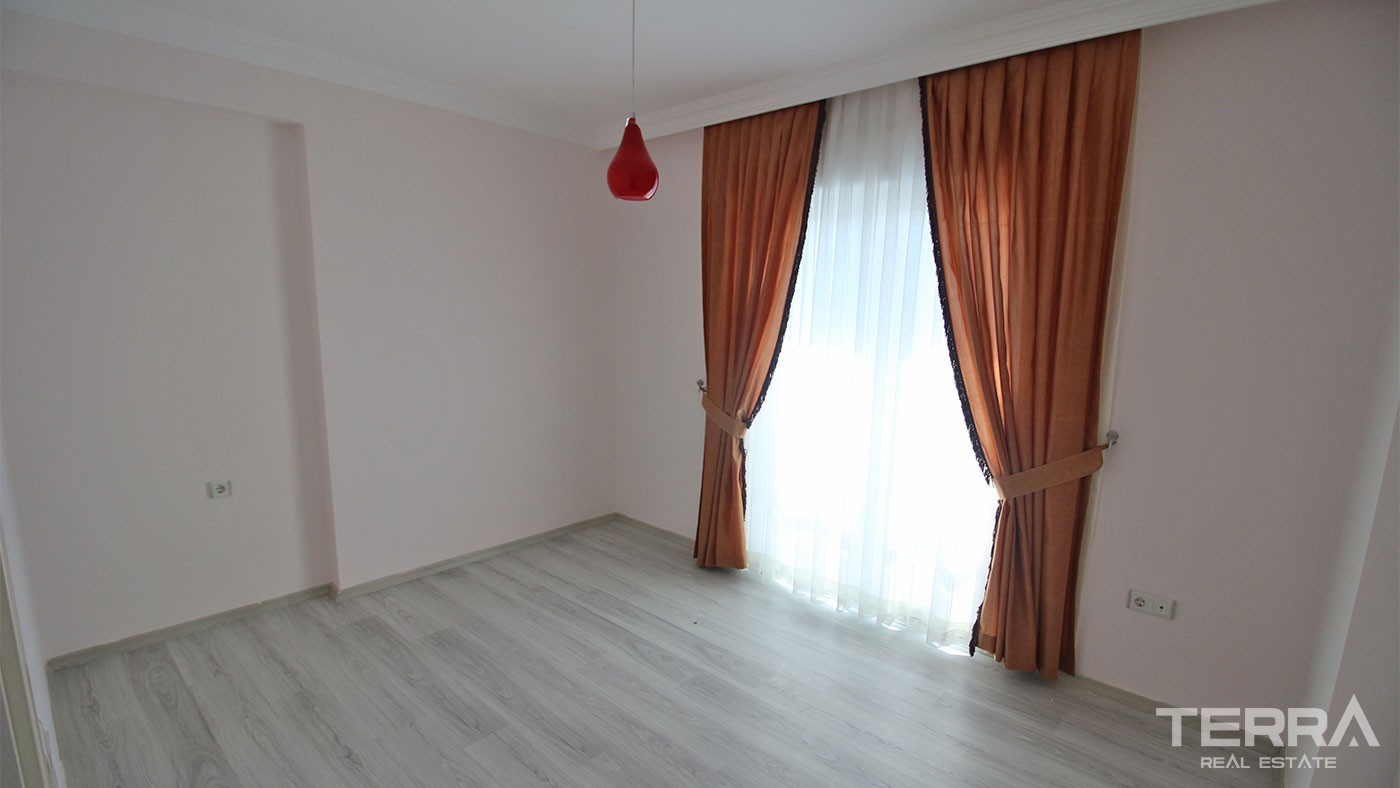 Spacious Mahmutlar Apartment for Sale Located Only 300 m to the Beach - 25521