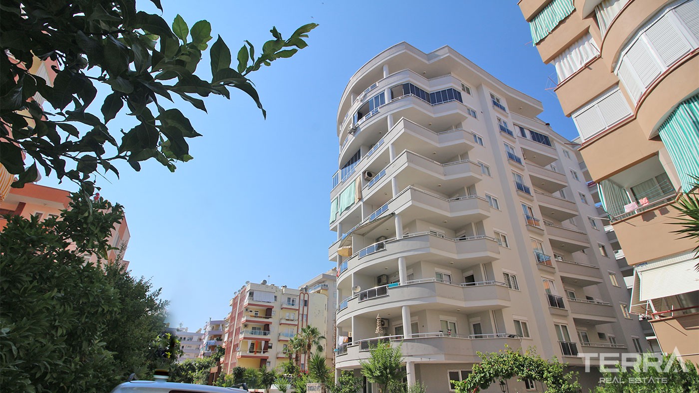 Rymlig lägenhet i Alanya Mahmutlar till salu, bara 300 m till stranden