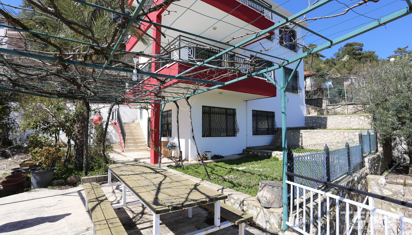 Mountain View Turkish Villa for Sale in Konyaaltı with Private Pool - 25574