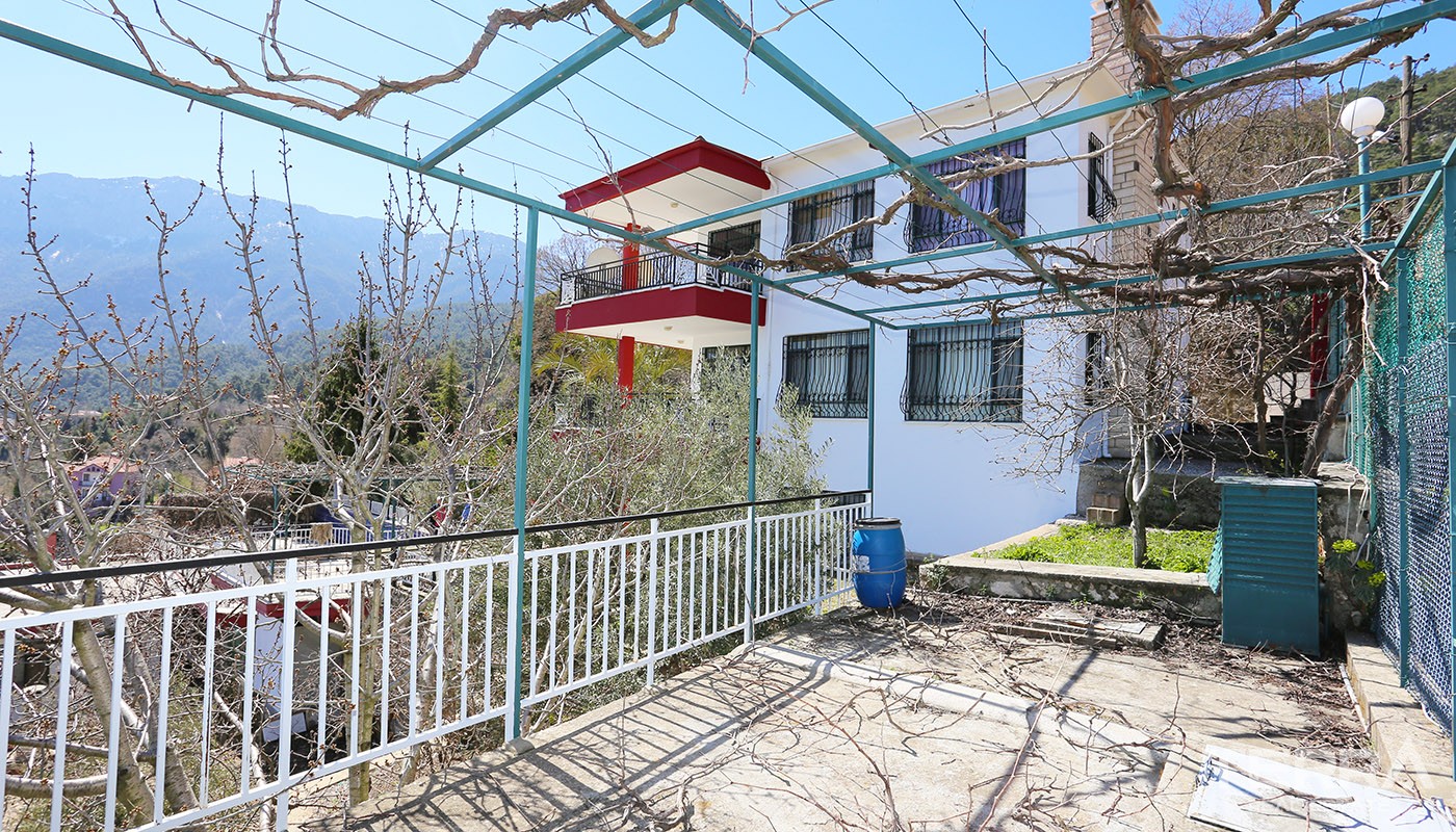 Mountain View Turkish Villa for Sale in Konyaaltı with Private Pool - 25584