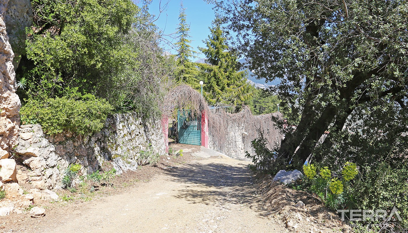 Mountain View Turkish Villa for Sale in Konyaaltı with Private Pool - 25592
