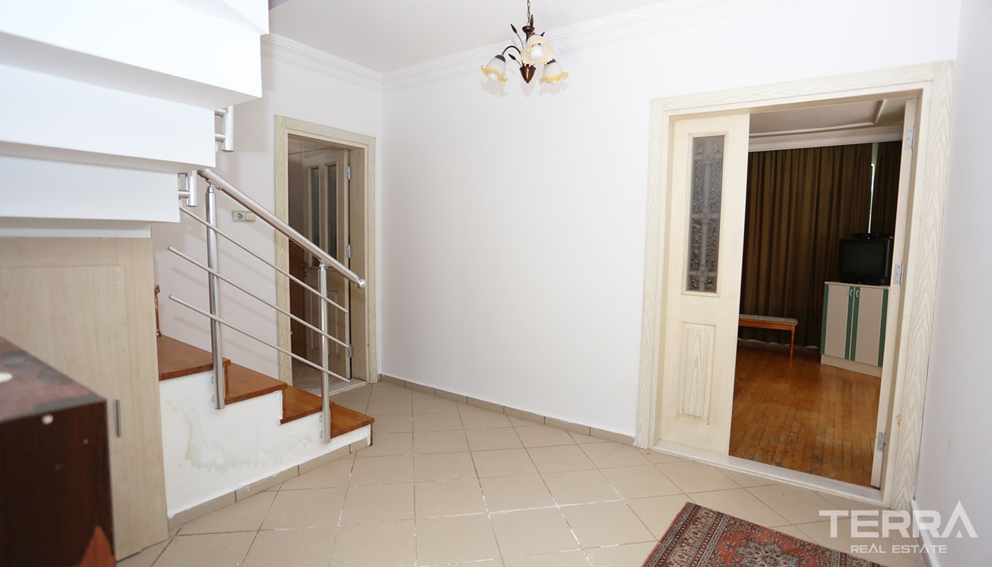 Mountain View Turkish Villa for Sale in Konyaaltı with Private Pool - 25596