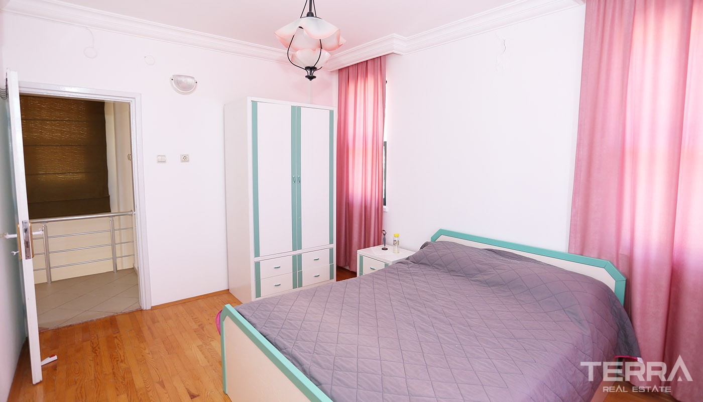 Mountain View Turkish Villa for Sale in Konyaaltı with Private Pool - 25606