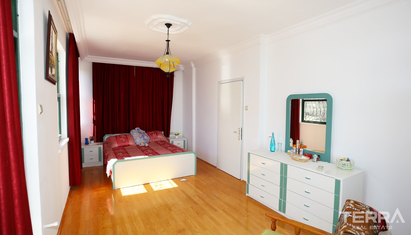 Mountain View Turkish Villa for Sale in Konyaaltı with Private Pool - 25613