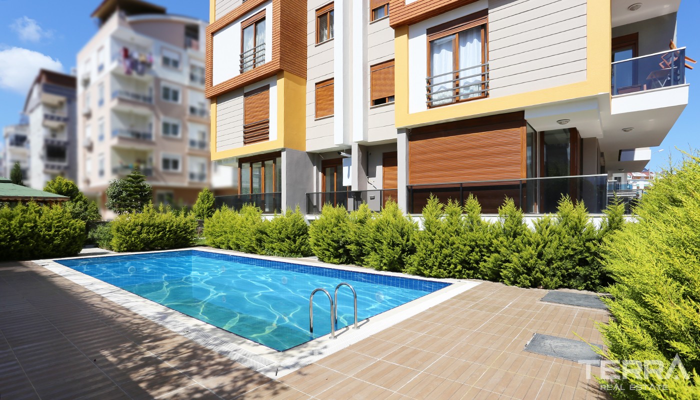 Affordable 4 Bedroom Penthouse Apartment for Sale in Antalya Konyaaltı - 25640