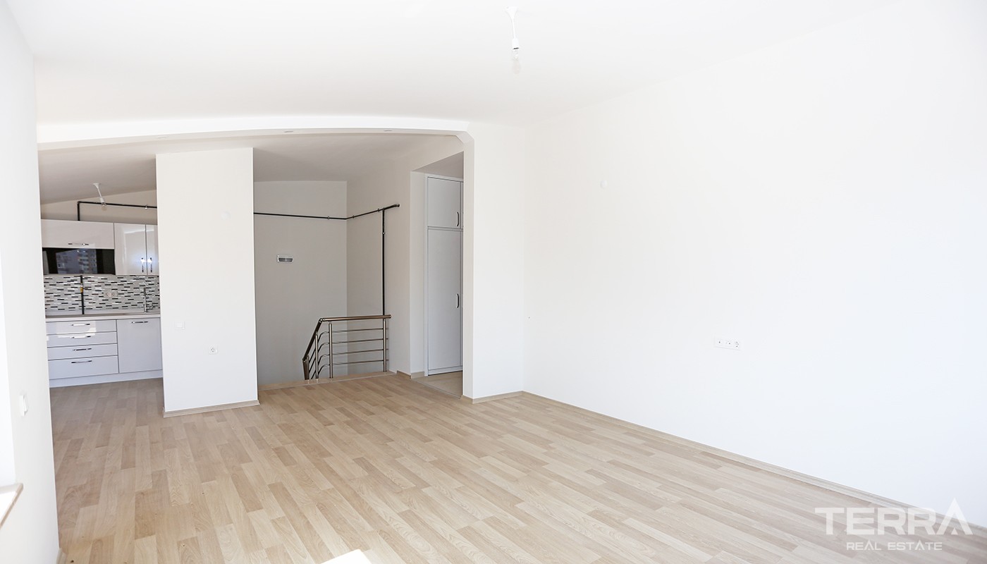 Affordable 4 Bedroom Penthouse Apartment for Sale in Antalya Konyaaltı - 25643