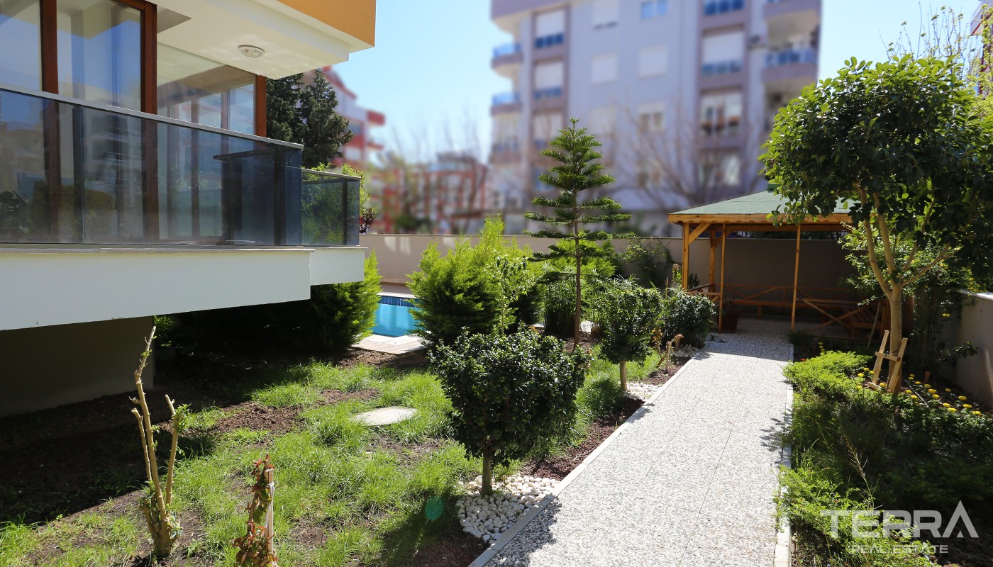 Affordable 4 Bedroom Penthouse Apartment for Sale in Antalya Konyaaltı - 25646