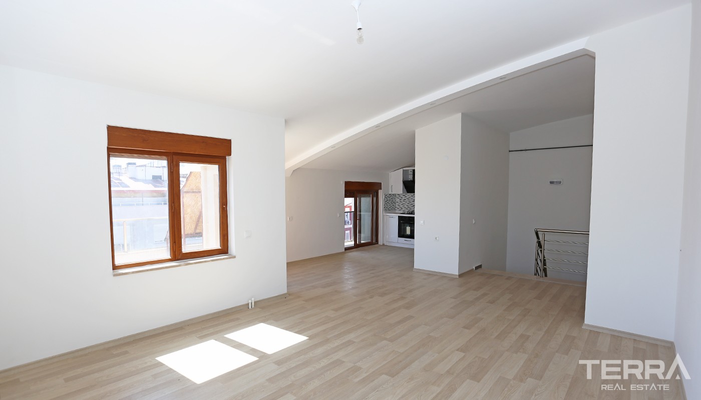 Affordable 4 Bedroom Penthouse Apartment for Sale in Antalya Konyaaltı - 25648