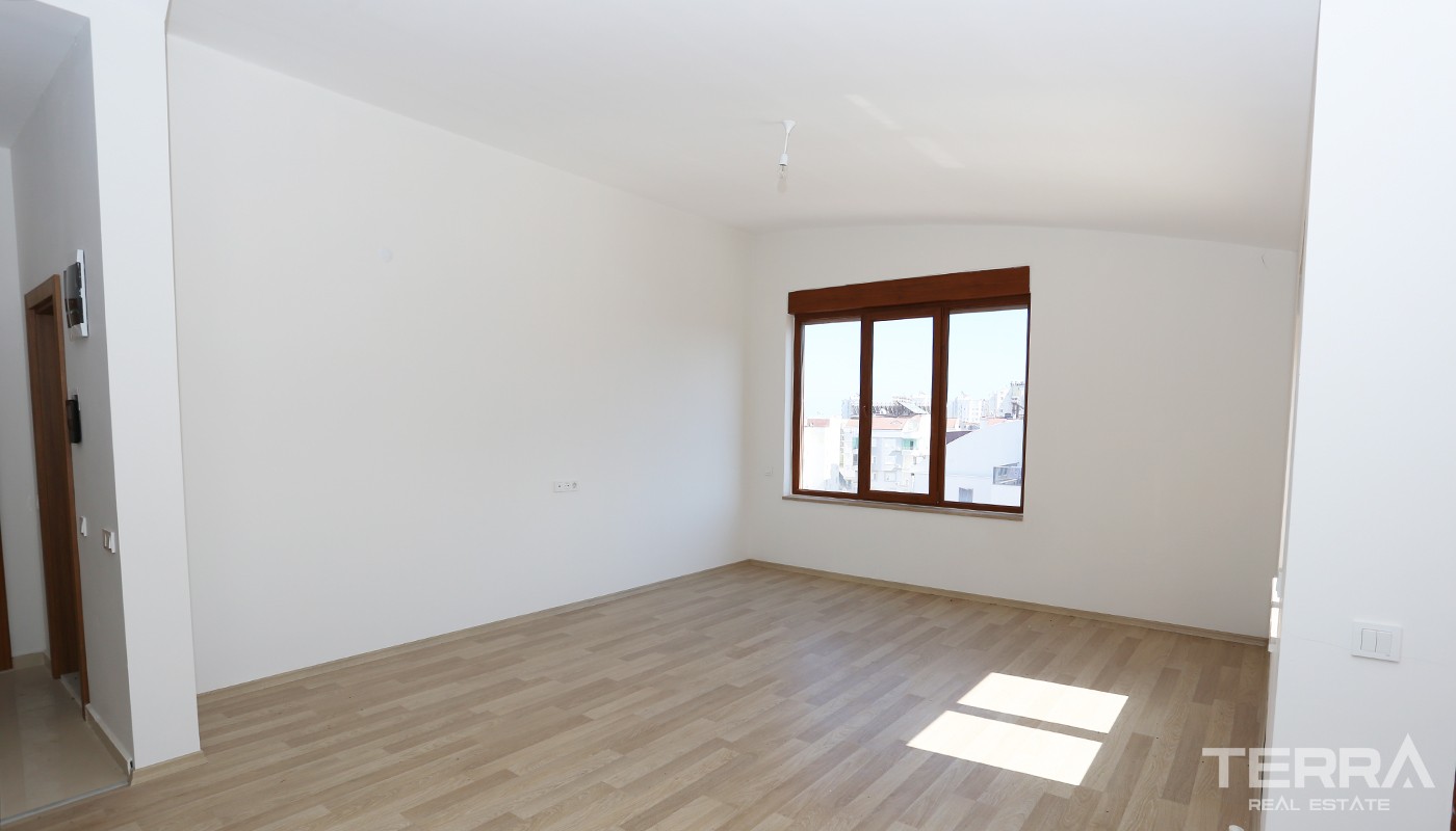 Affordable 4 Bedroom Penthouse Apartment for Sale in Antalya Konyaaltı - 25649