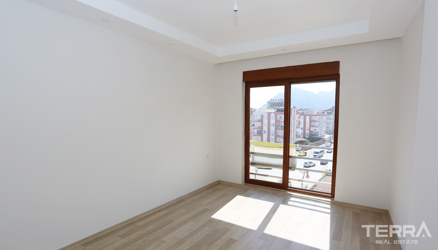 Affordable 4 Bedroom Penthouse Apartment for Sale in Antalya Konyaaltı - 25654