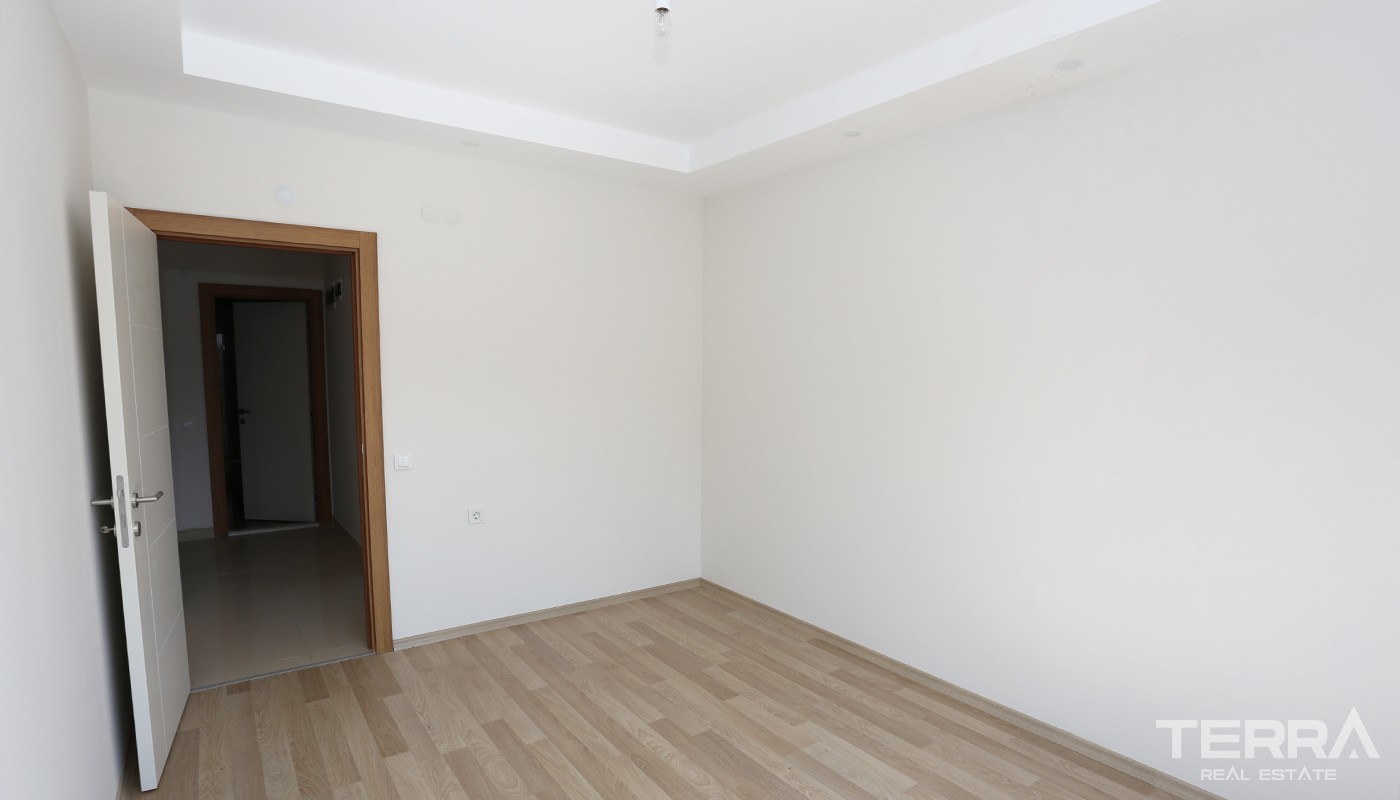 Affordable 4 Bedroom Penthouse Apartment for Sale in Antalya Konyaaltı - 25655