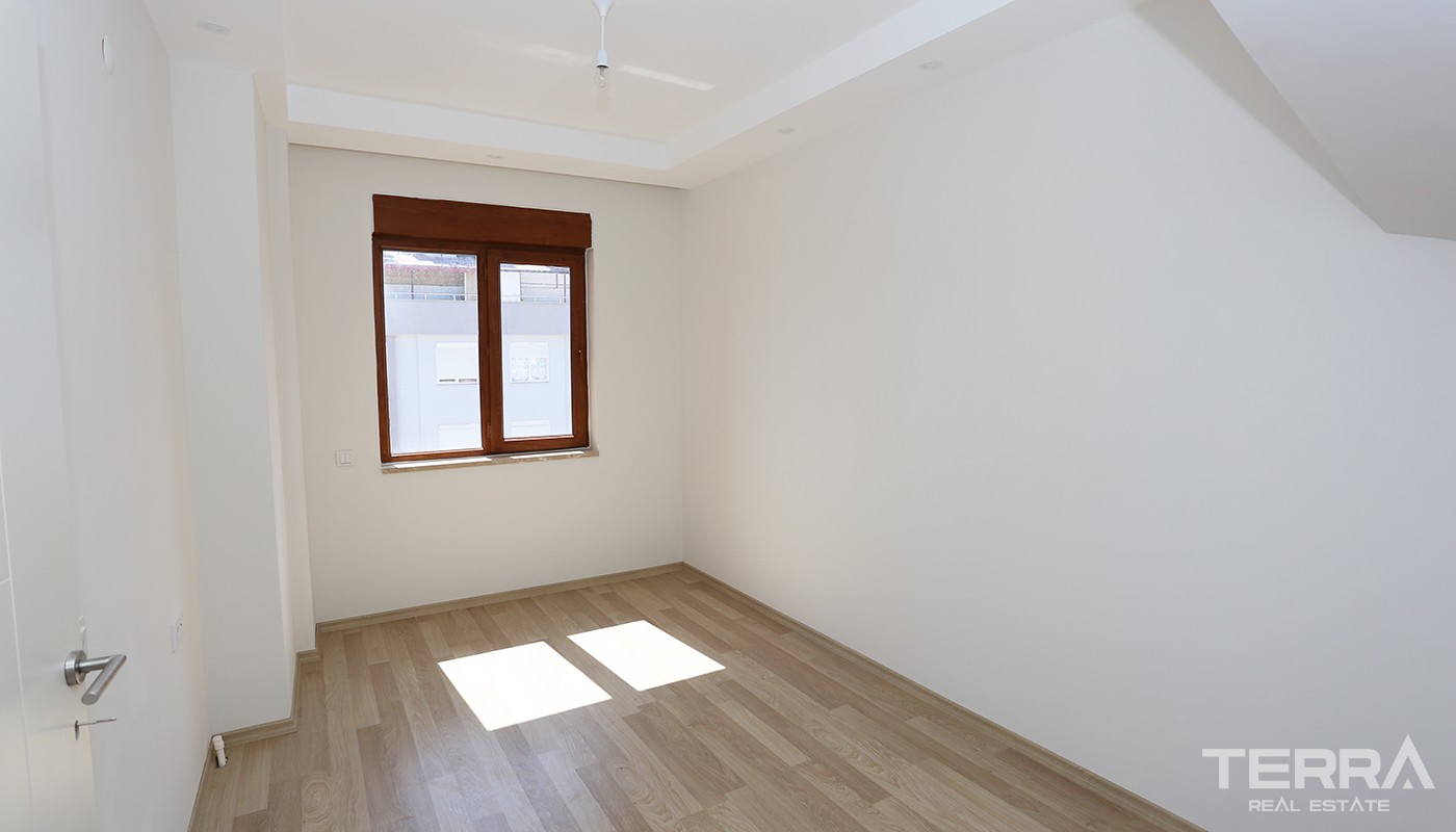 Affordable 4 Bedroom Penthouse Apartment for Sale in Antalya Konyaaltı - 25658