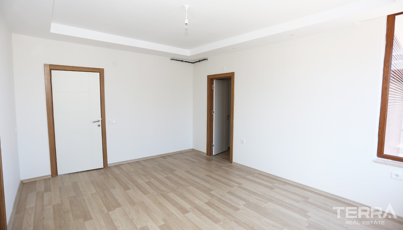 Affordable 4 Bedroom Penthouse Apartment for Sale in Antalya Konyaaltı - 25659