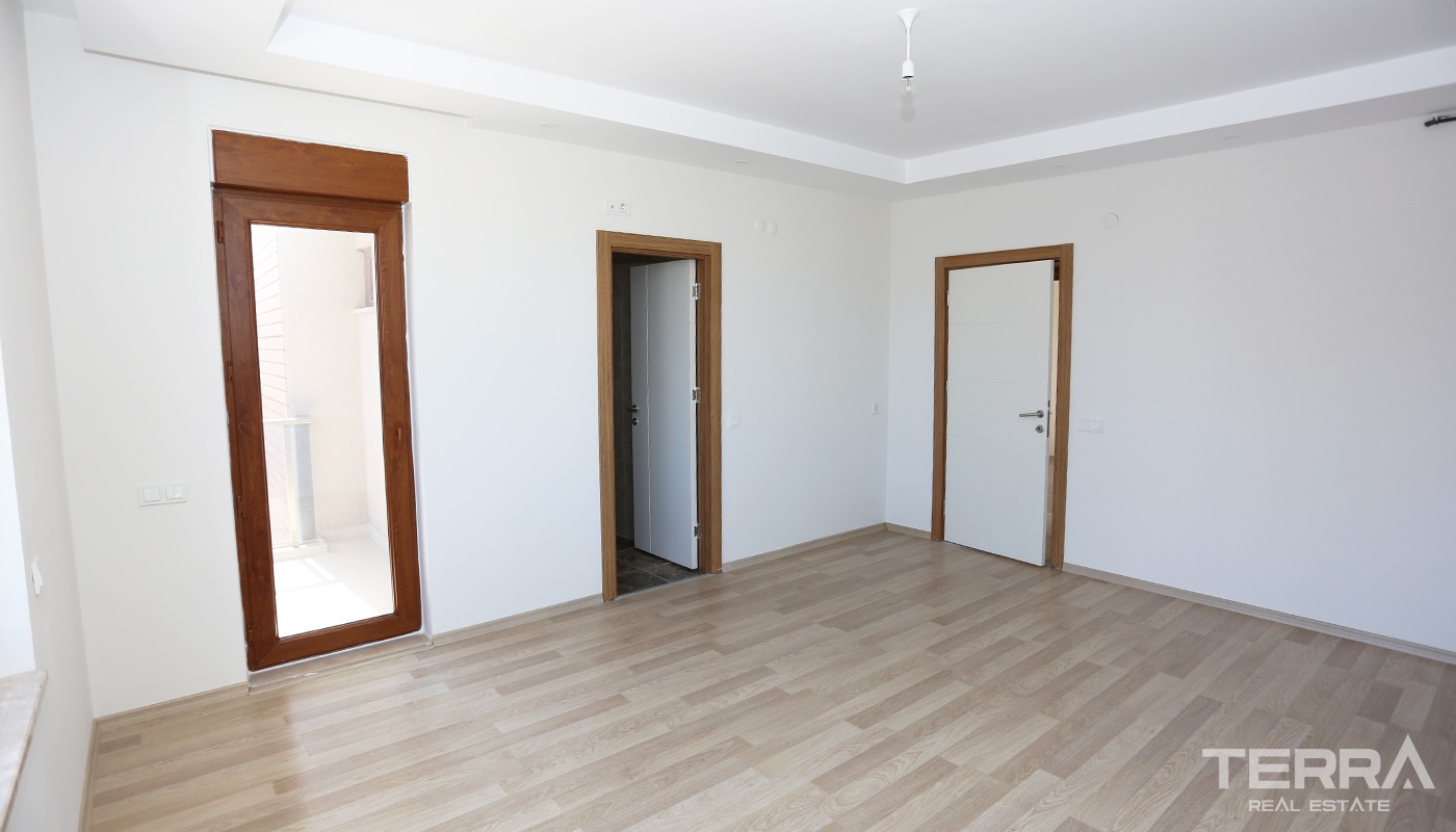 Affordable 4 Bedroom Penthouse Apartment for Sale in Antalya Konyaaltı - 25660