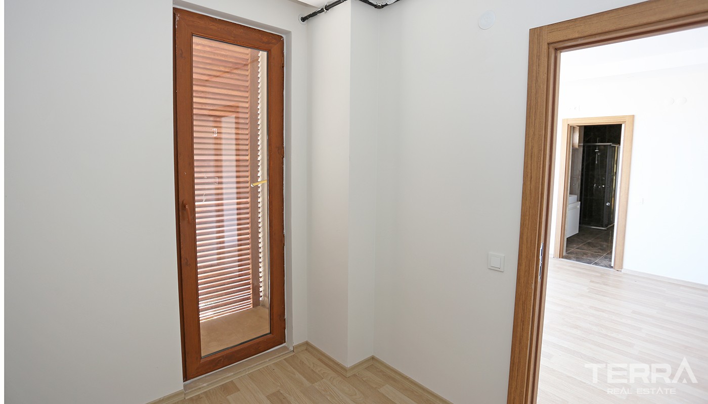 Affordable 4 Bedroom Penthouse Apartment for Sale in Antalya Konyaaltı - 25661