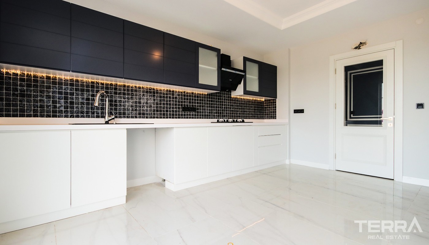 Detached & Spacious Houses for Sale in Döşemealtı with Private Garden - 25759