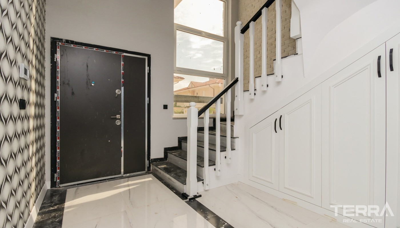 Detached & Spacious Houses for Sale in Döşemealtı with Private Garden - 25769