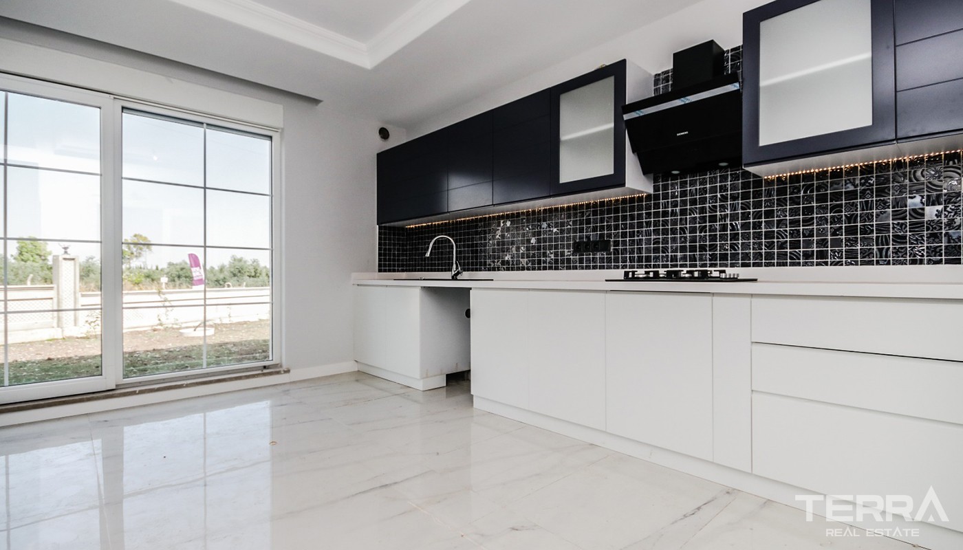 Detached & Spacious Houses for Sale in Döşemealtı with Private Garden - 25777
