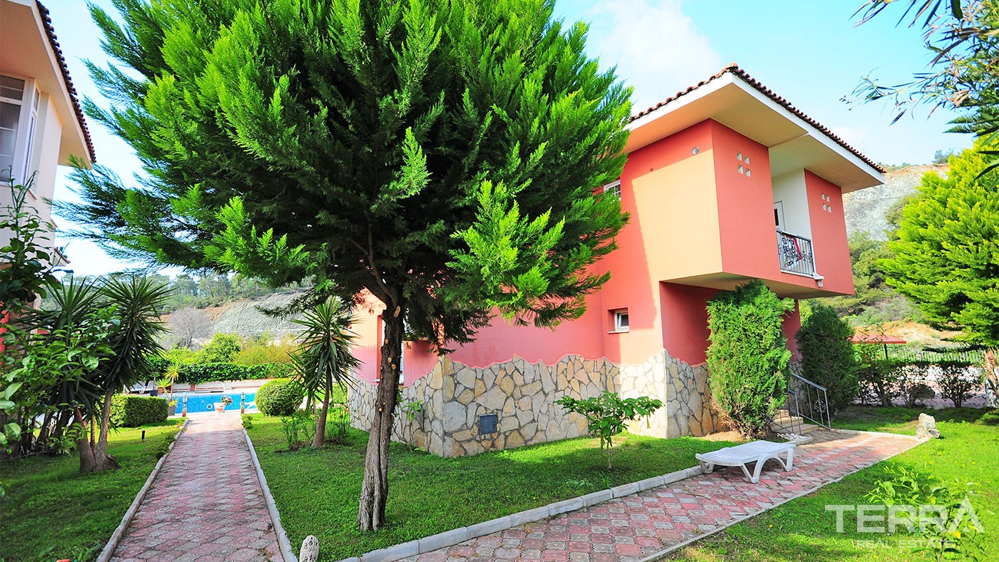 Detached Family Villa for Sale in Kemer Çamyuva Fully Furnished - 26040