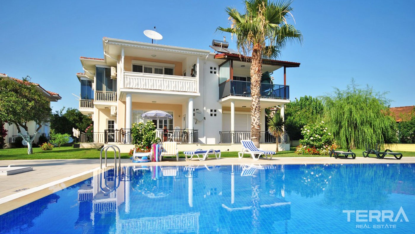 Spacious Villas for Sale in Çamyuva Close to Kemer Moonlight Beach