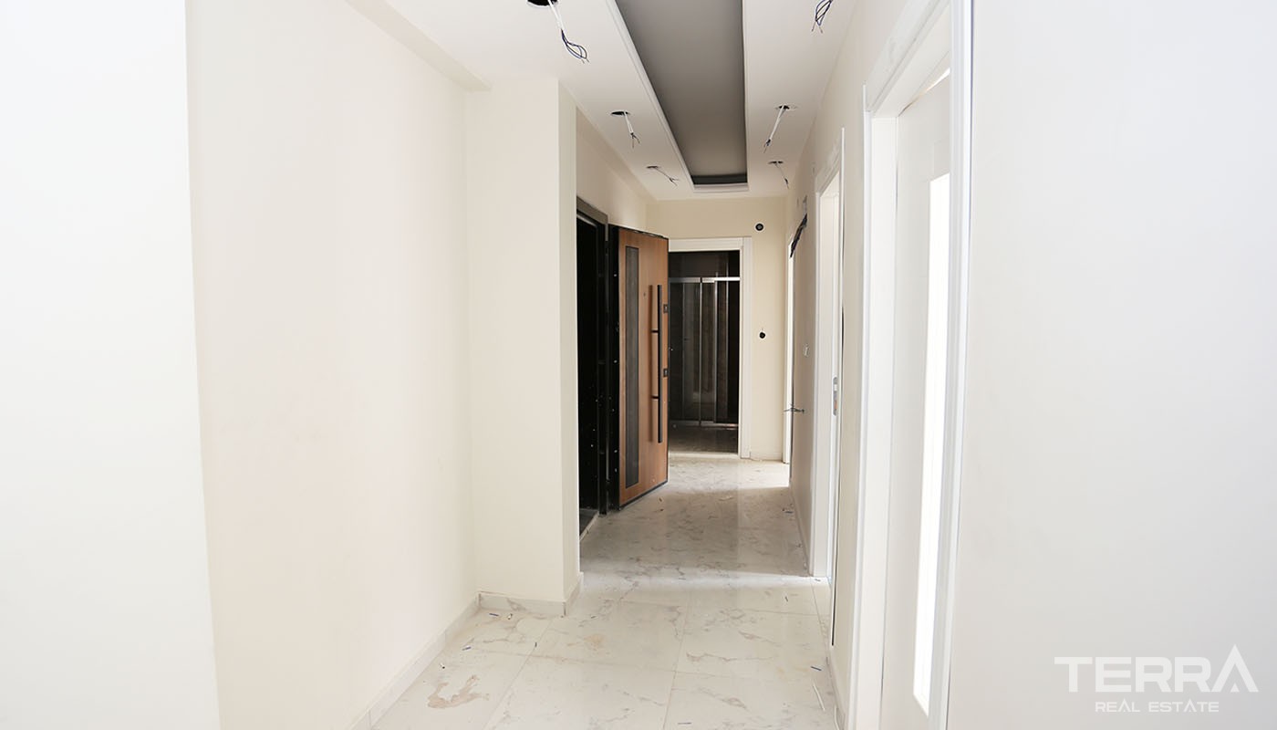 Modern Antalya Flats for Sale Located in Kepez Near the Cliff Park - 26205