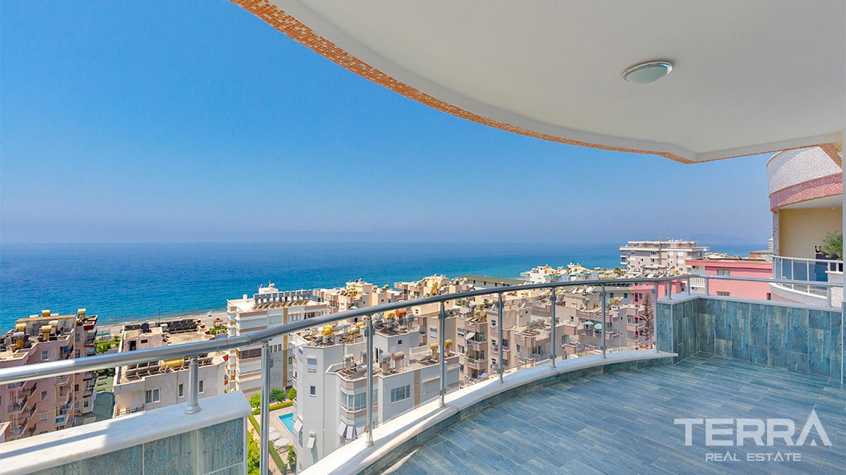 Spectacular Sea View Penthouse Apartment in Alanya Mahmutlar