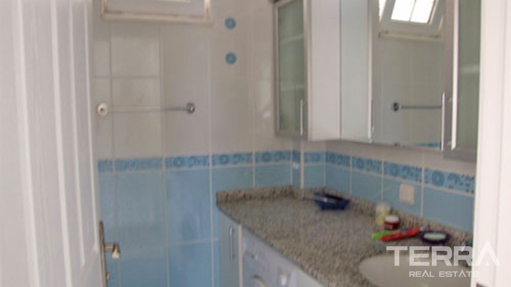 Bargain Kemer Apartment for sale in Çamyuva with a Large Terrace - 26466